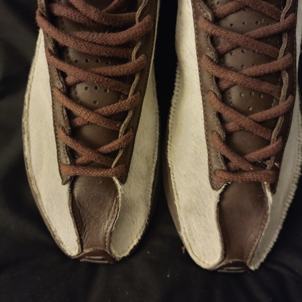 Vintage Nike track and field shoe